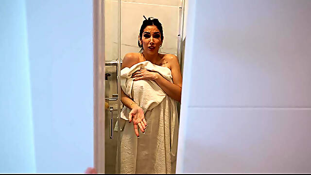 Filthy Kings - Big Tit French Stepmom Clea Gaultier Rides Stepson’S Dick