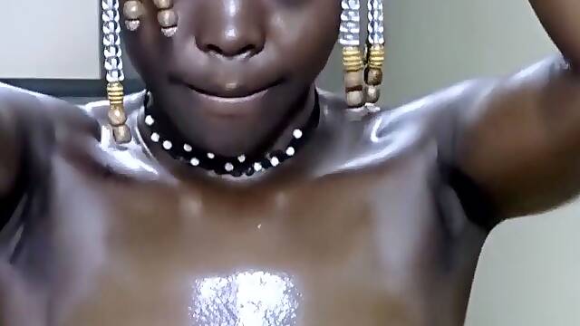 Dark Skinned African Amateur Teen Twerking naked on Webcam