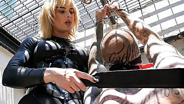 Heavy - Heavy Gets Flogged And Edged In An Alley With Lucy Heart