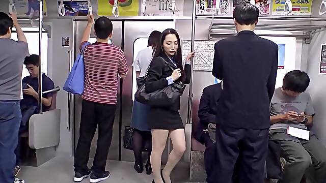 Kichikawa Ren Beautiful Office Lady In The Train
