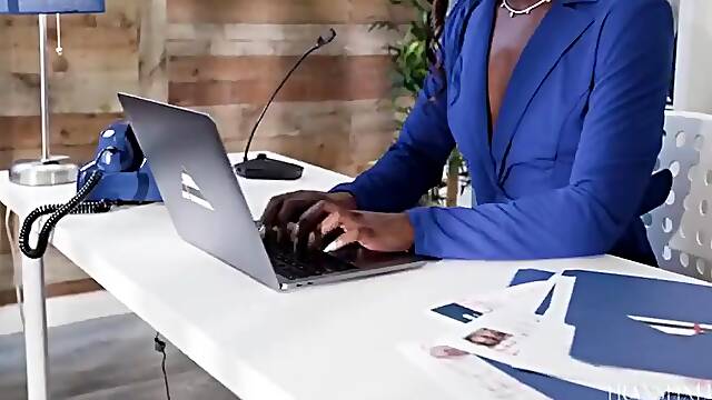 4 - The Job Interview With Ana Foxxx