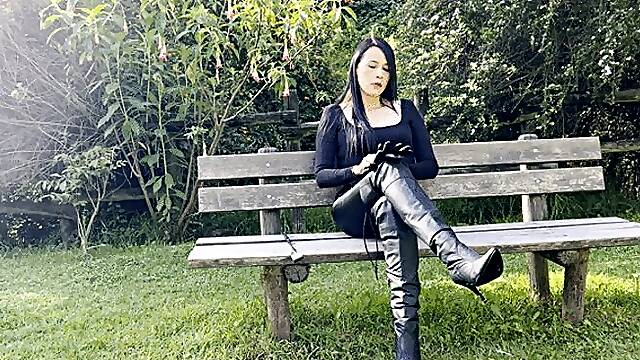 Kneel before me... By the goddess Kahina